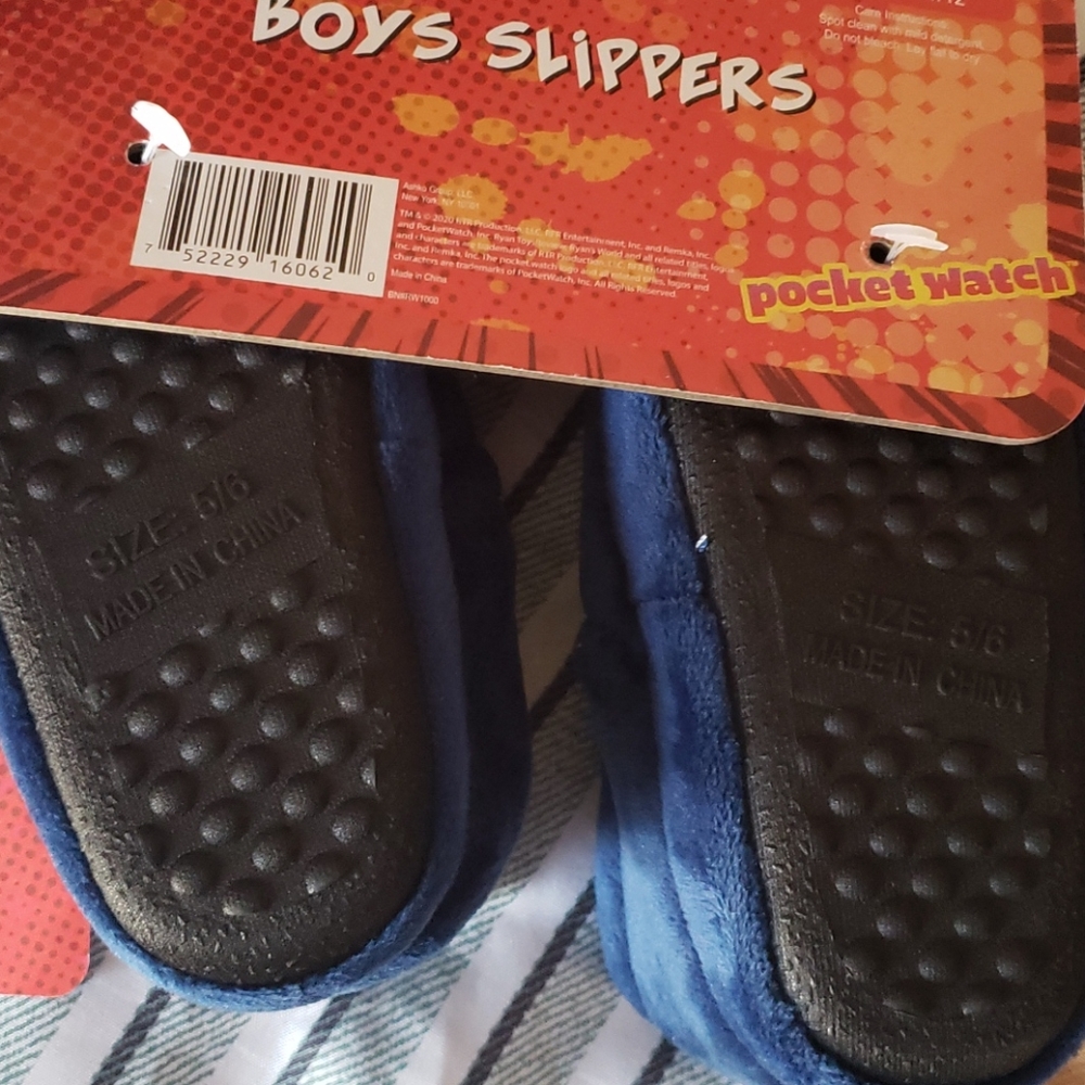 Ryan's World Slippers - Picture 4 of 4